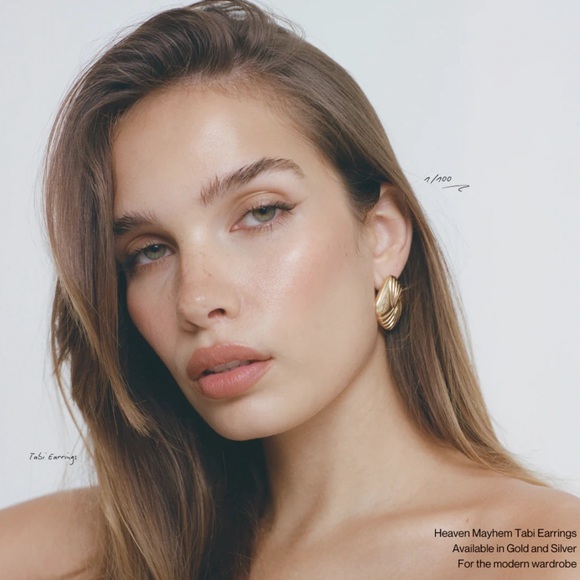 heaven mayhem tabi gold earrings - Picture 3 of 3